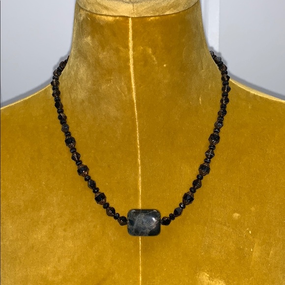 Beaded necklace, bracelet, and earring set - Picture 1 of 5